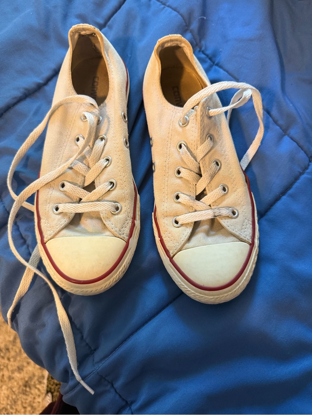 Converse low top sneakers in WHITE